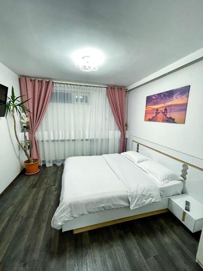 3 Rooms Cinema Garden Parking House Бухарест Экстерьер фото
