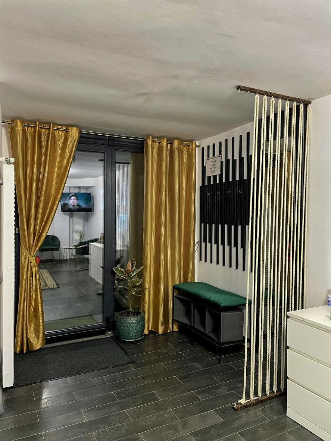 3 Rooms Cinema Garden Parking House Бухарест Экстерьер фото